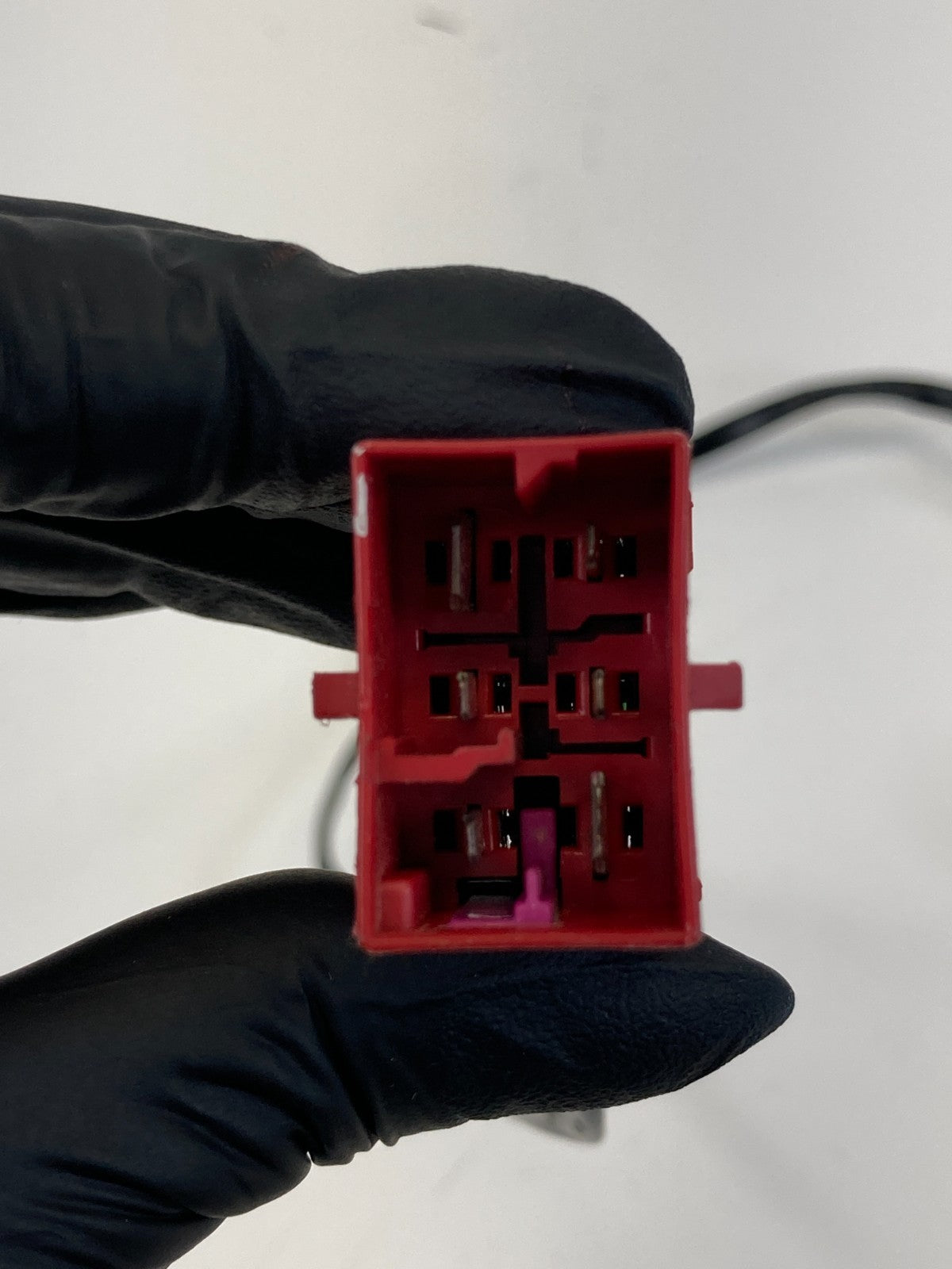 1998-2004 Audi A6 Quattro Front Left Side Seat Belt Buckle 4B0857755L OEM