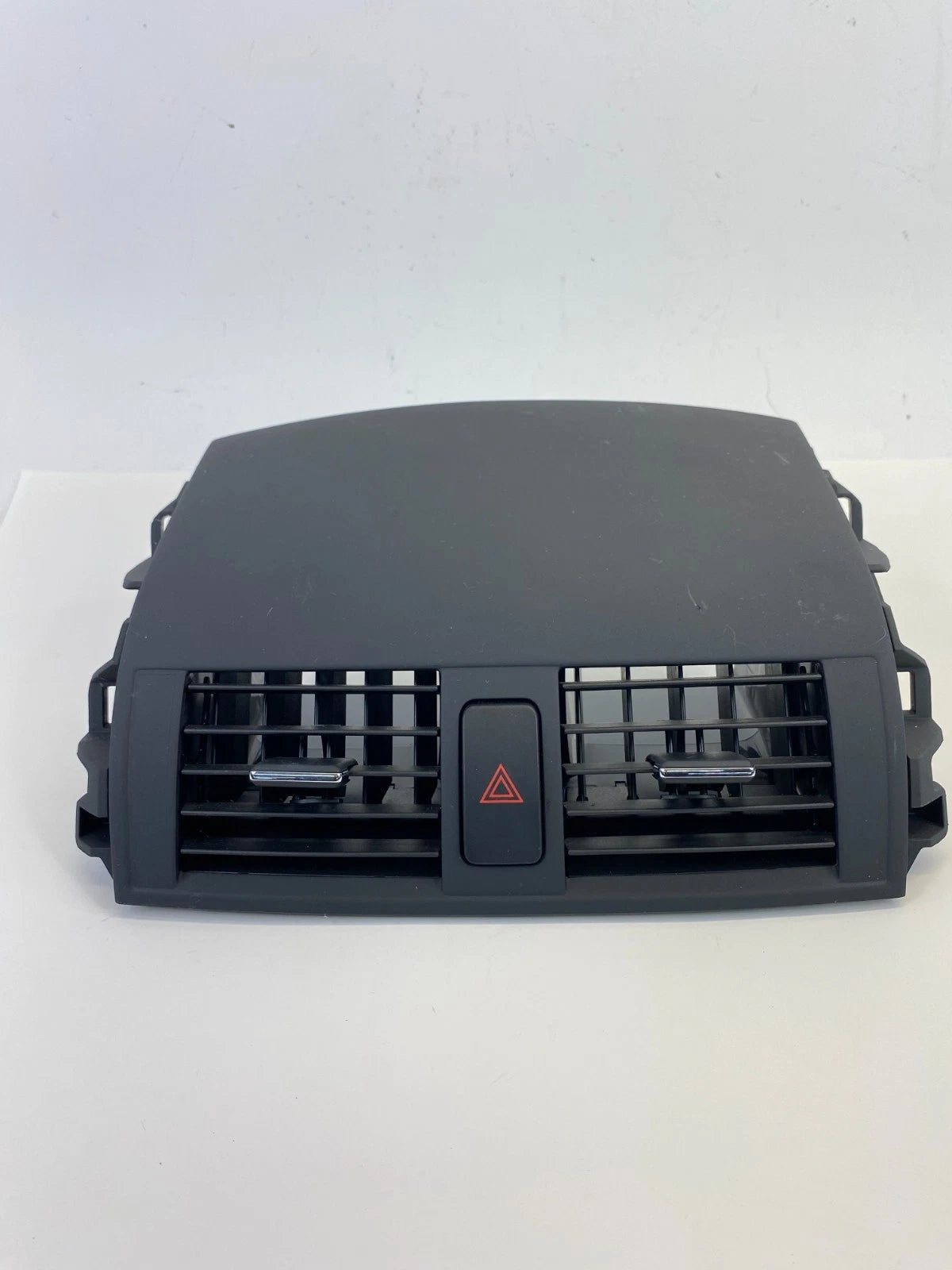 2009 10 11 TOYOTA COROLLA DASH CENTER A/C OUTLET AIR VENT W/CLOCK HAZARD SWITCH