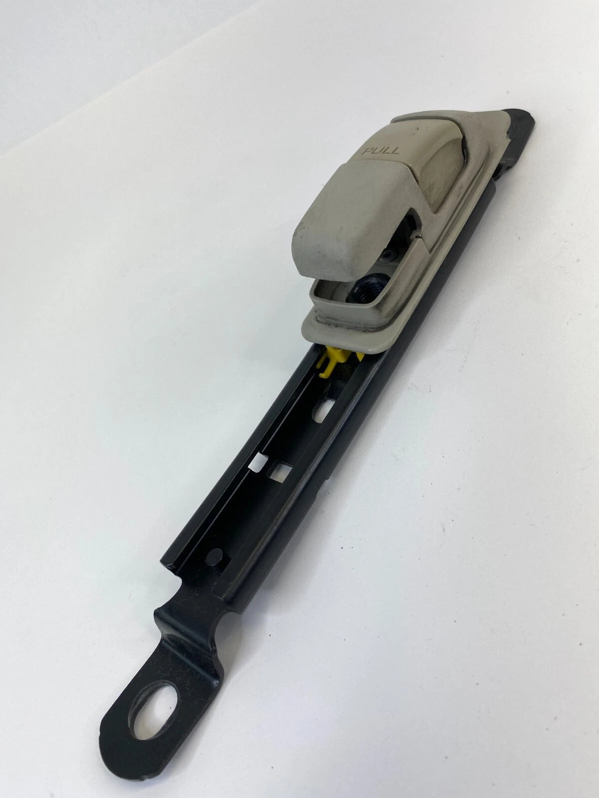 2007-2010 NISSAN SENTRA FRONT LEFT DRIVER SIDE SEAT BELT HEIGHT ADJUSTER OEM