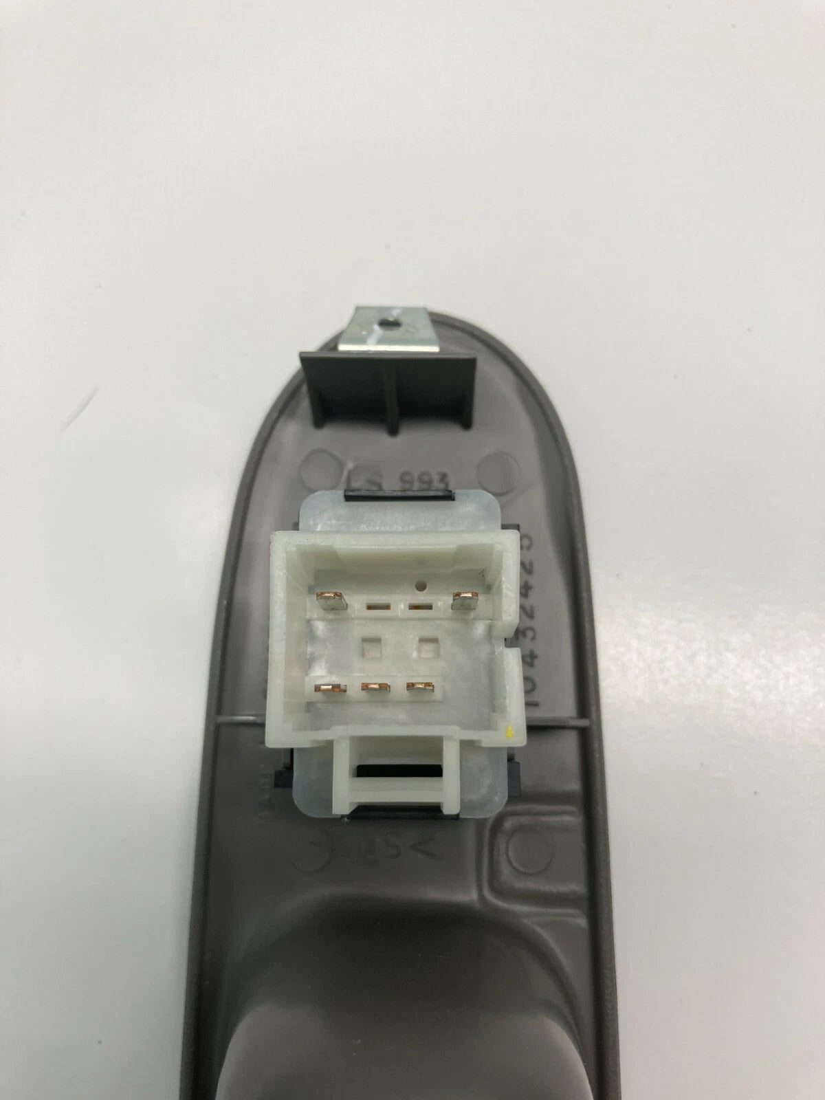 2001-2005 CHEVROLET IMPALA REAR LEFT DOOR POWER WINDOW SWITCH W/ BEZEL TRIM OEM