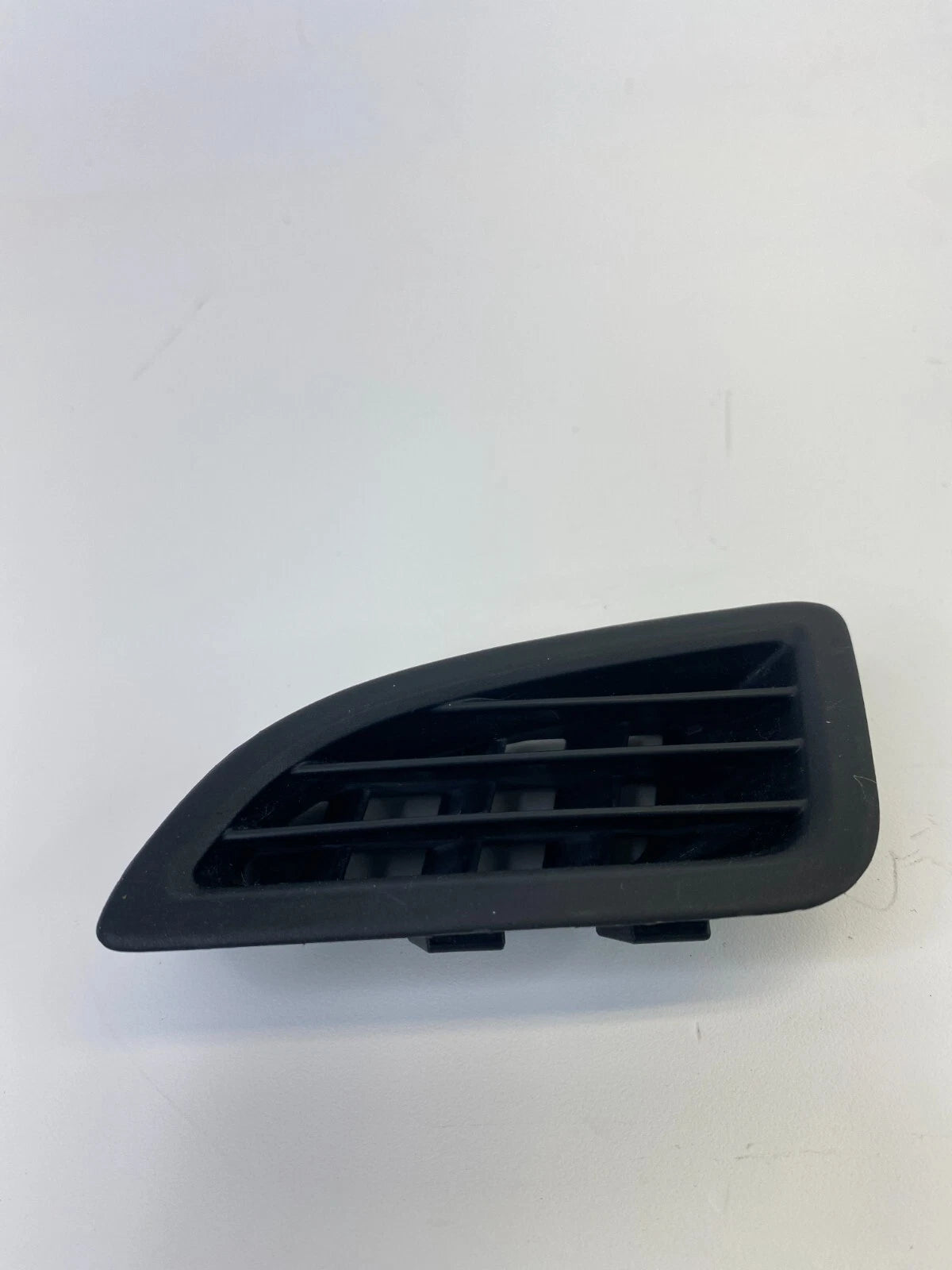 2011-2016 HYUNDAI ELANTRA SEDAN RIGHT DASH DEFROSTER A/C AC AIR VENT GRILLE OEM