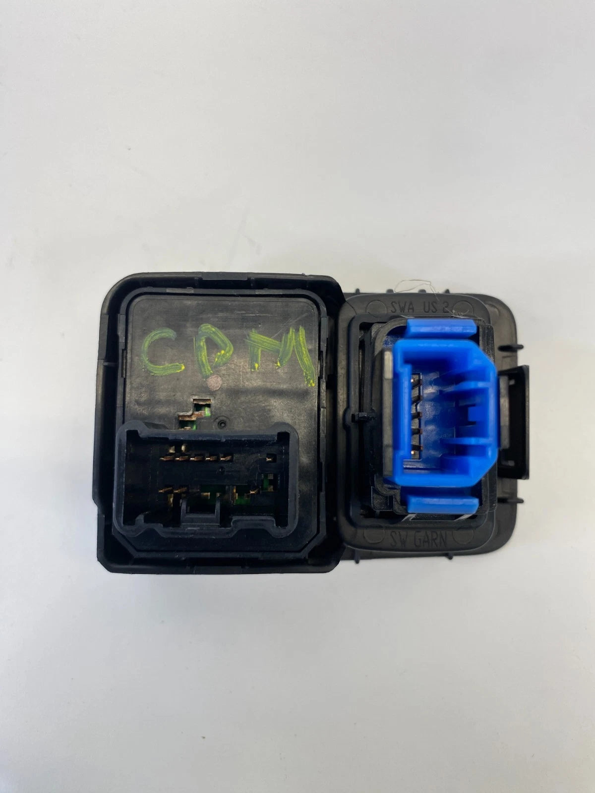 2007-2011 HONDA CR-V POWER MIRROR CONTROL SWITCH AND VSA OFF BUTTON BEZEL OEM