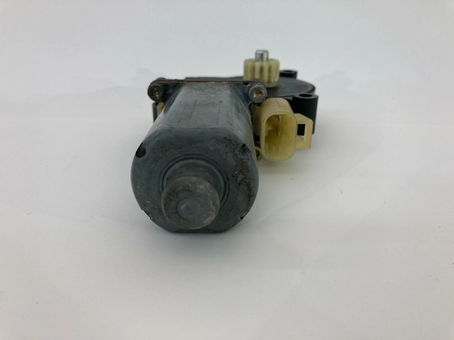 2000-2005 CHEVROLET IMPALA FRONT LEFT DRIVER SIDE DOOR WINDOW MOTOR CM090930B