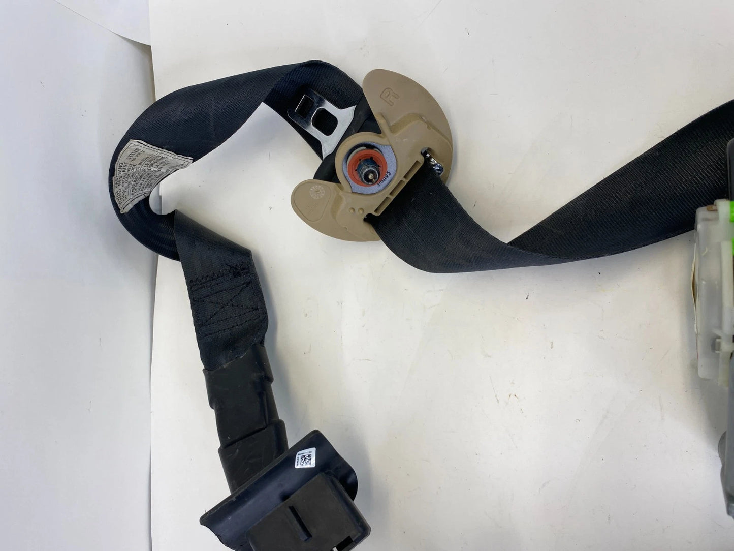 11-14 HYUNDAI ACCENT SEDAN FRONT RIGHT SIDE SEAT BELT RETRACTOR 888801R600V2 OEM