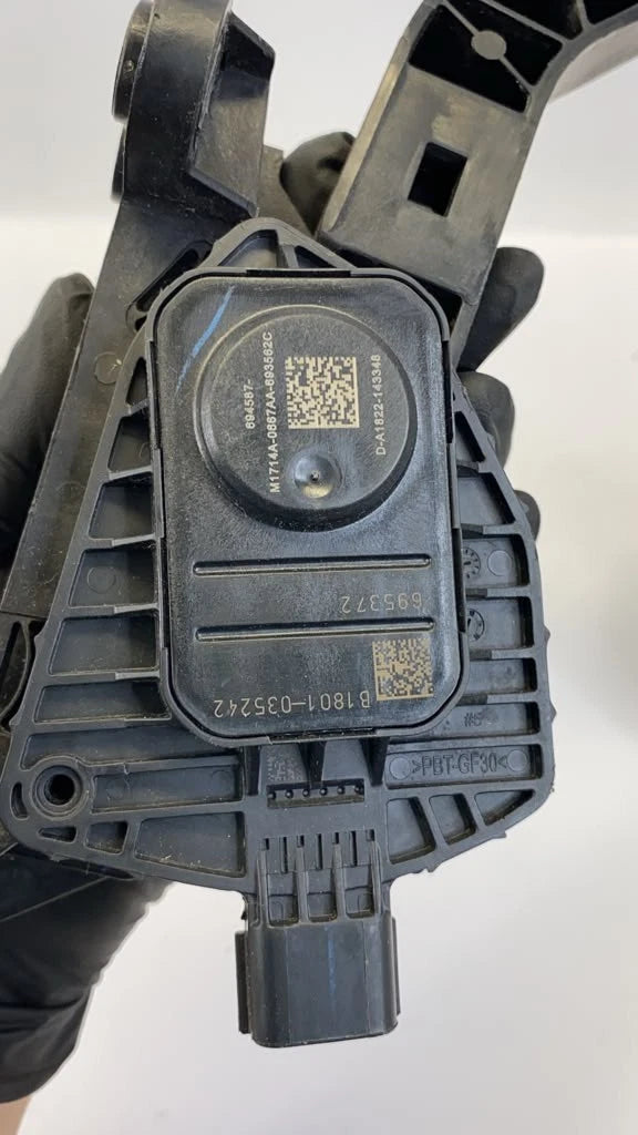 2013-2018 HYUNDAI SANTA FE SPORT GAS PEDAL ACCELERATOR SENSOR 32700-4Z000 OEM