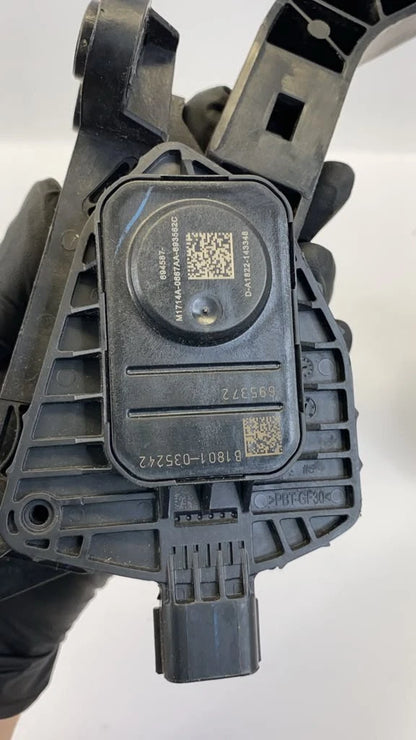 2013-2018 HYUNDAI SANTA FE SPORT GAS PEDAL ACCELERATOR SENSOR 32700-4Z000 OEM