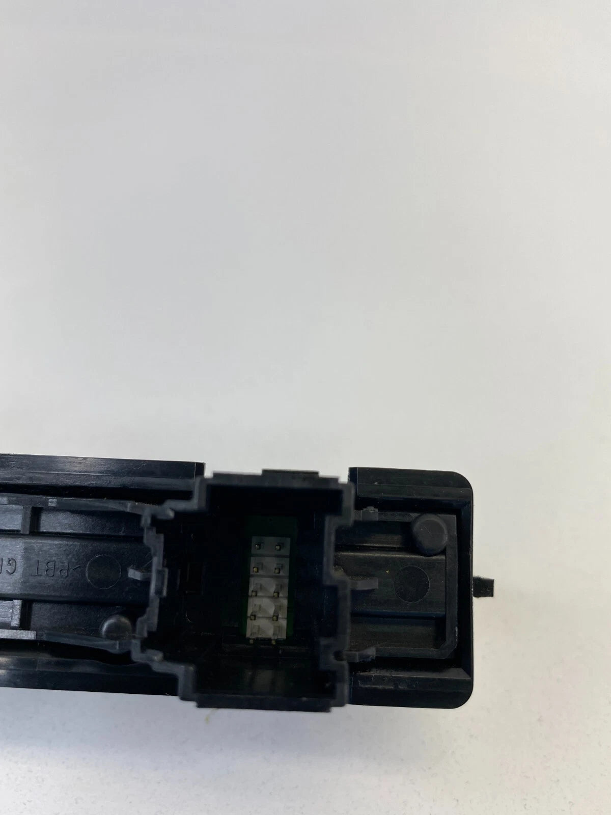 2011-2013 BUICK REGAL DOOR LOCK AND HAZARD BUTTON SWITCH 13328551 OEM