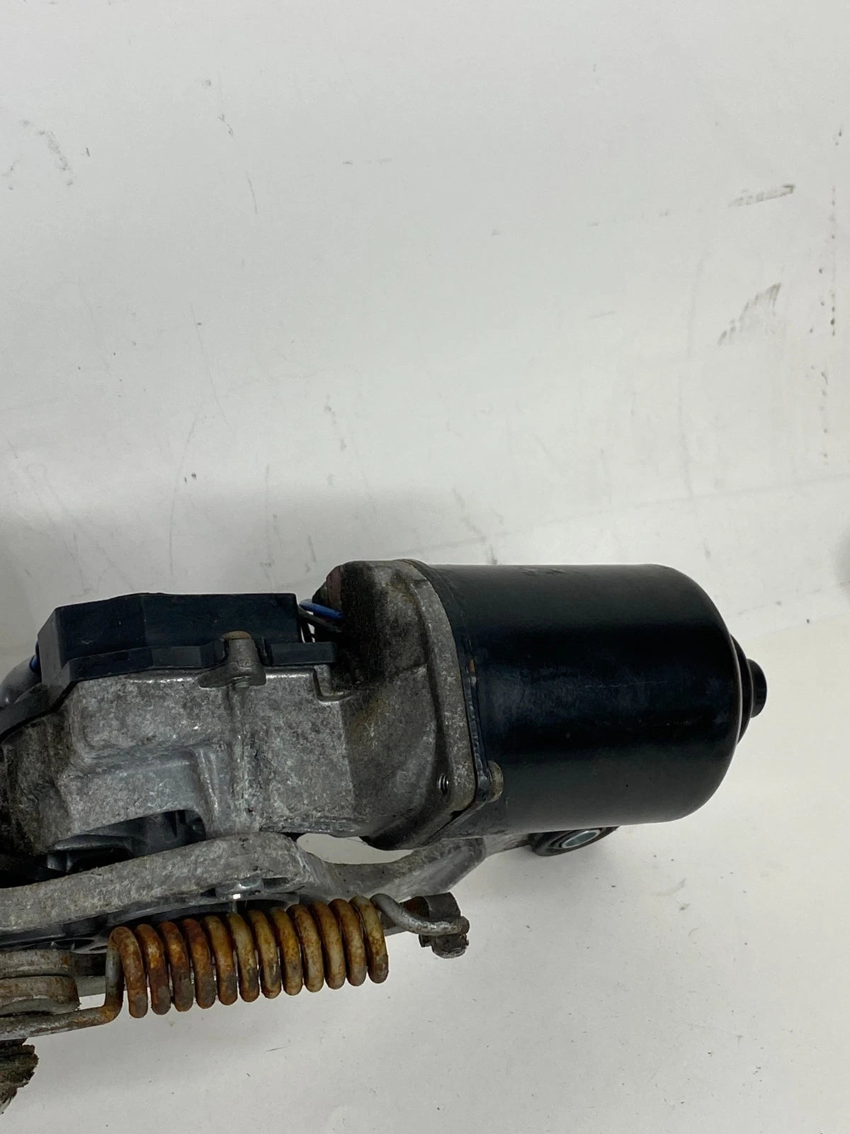 04-09 TOYOTA PRIUS FRONT WINDSHIELD WIPER MOTOR & LINKAGE ASSEMBLY 85110-47060