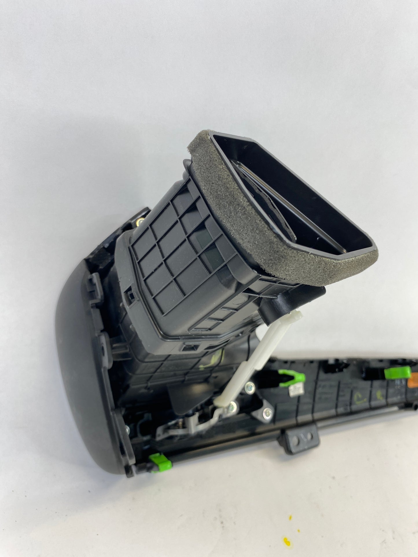 2018 HYUNDAI SANTA FE SPORT DASH AIR VENT LOUVER FR RH OUTER OEM