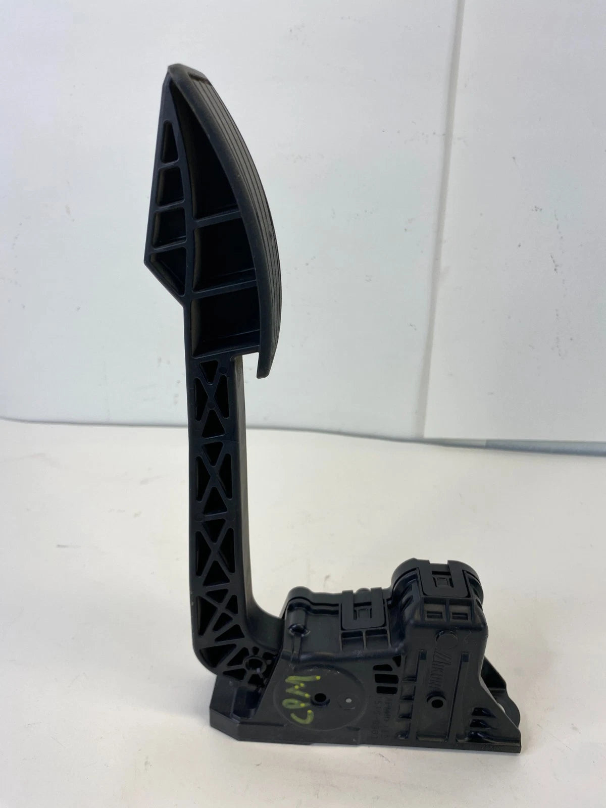 2010-2013 SUZUKI KIZASHI SE SEDAN GAS ACCELERATOR PEDAL SENSOR ASSEMBLY OEM