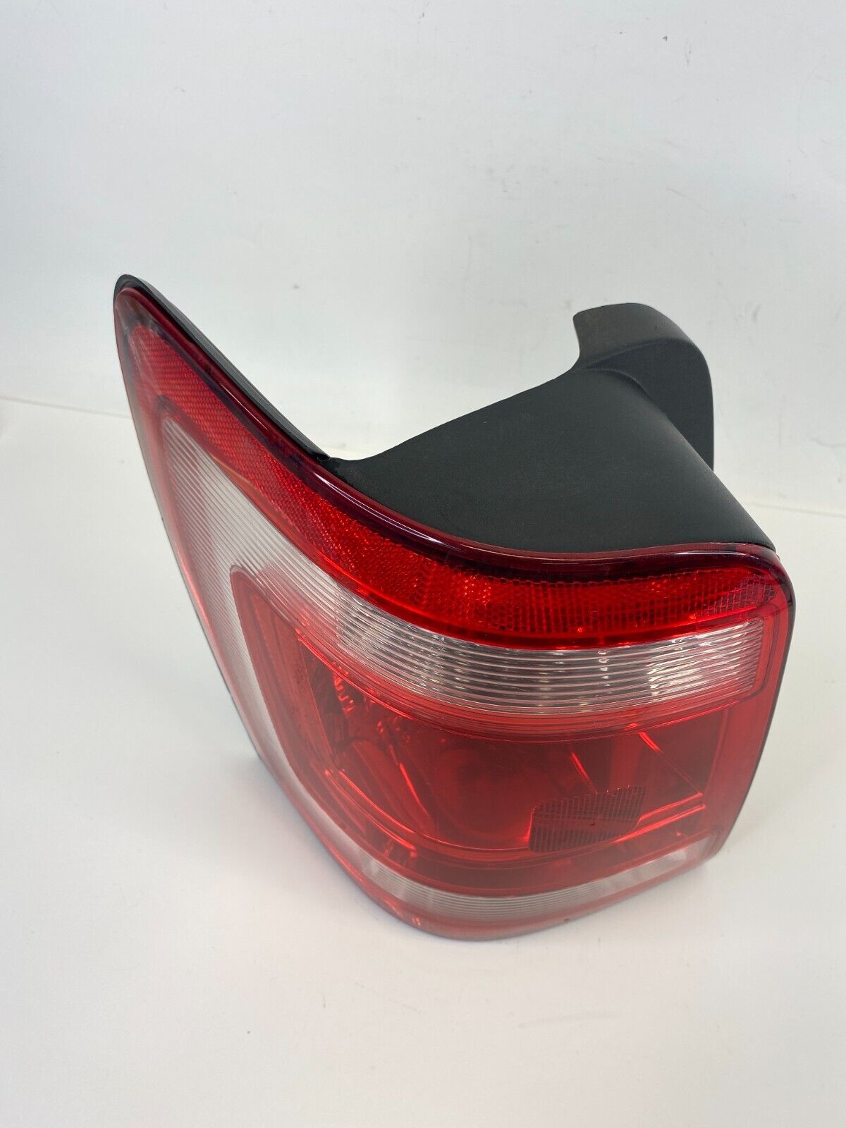 08-12 Ford Escape Rear Left Side Tail Light Taillight Taillamp 8L84-13B505-A OEM