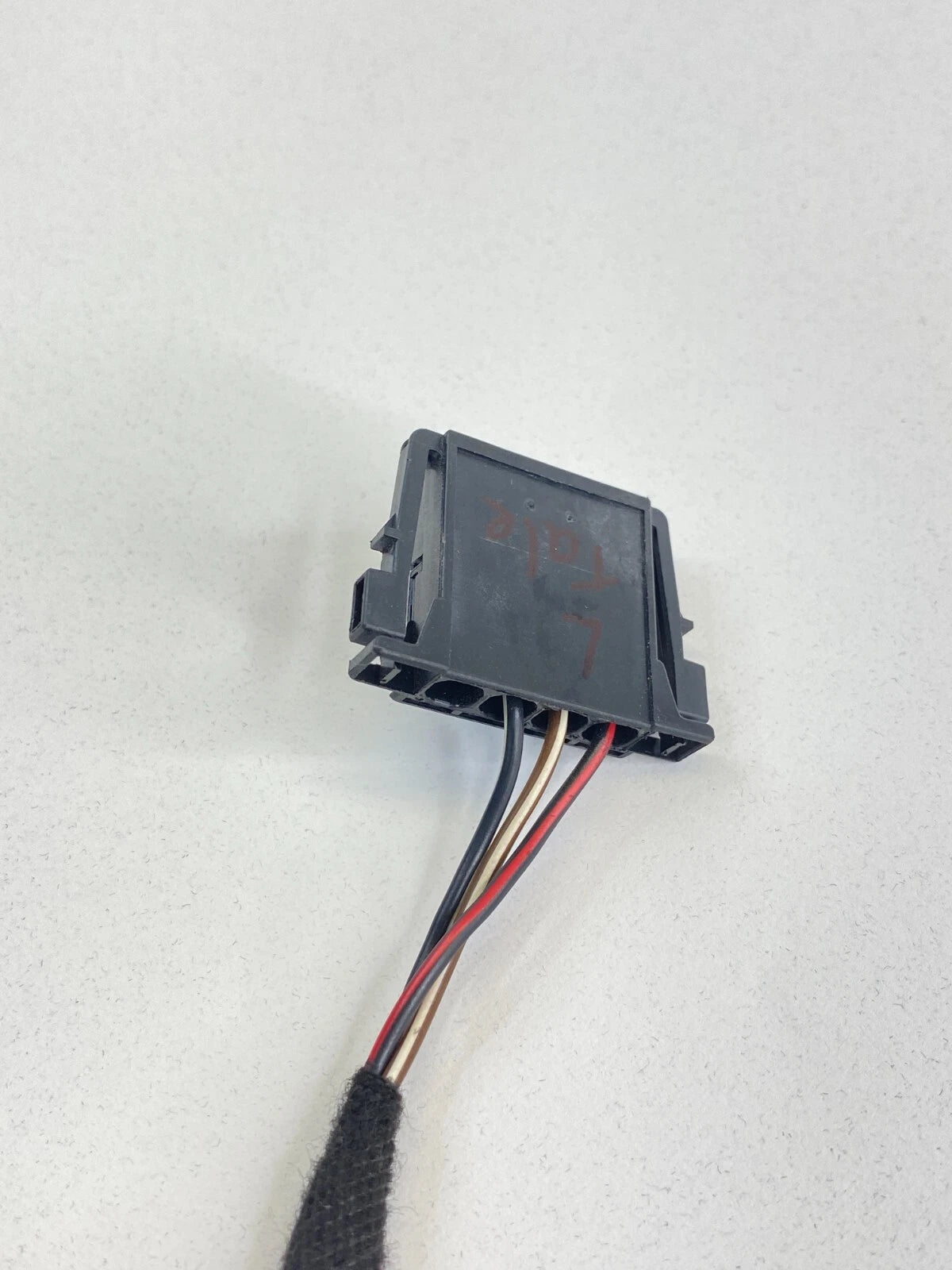 2005 MERCEDES-BENZ E500 REAR LEFT TAILIGHT LAMP RELAY PLUG CONNECTOR 0375453128