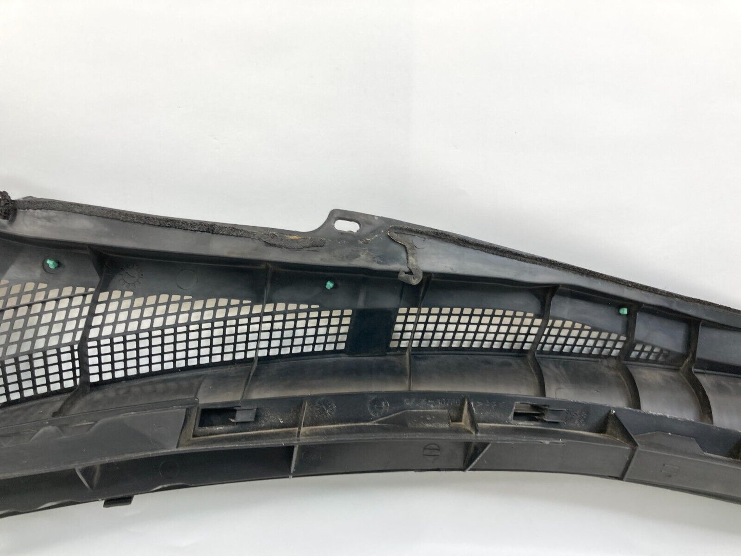 2003-2008 Mazda 6 Front Right Side Wiper Arm Cowl Trim Cover GK2A-507R0 OEM