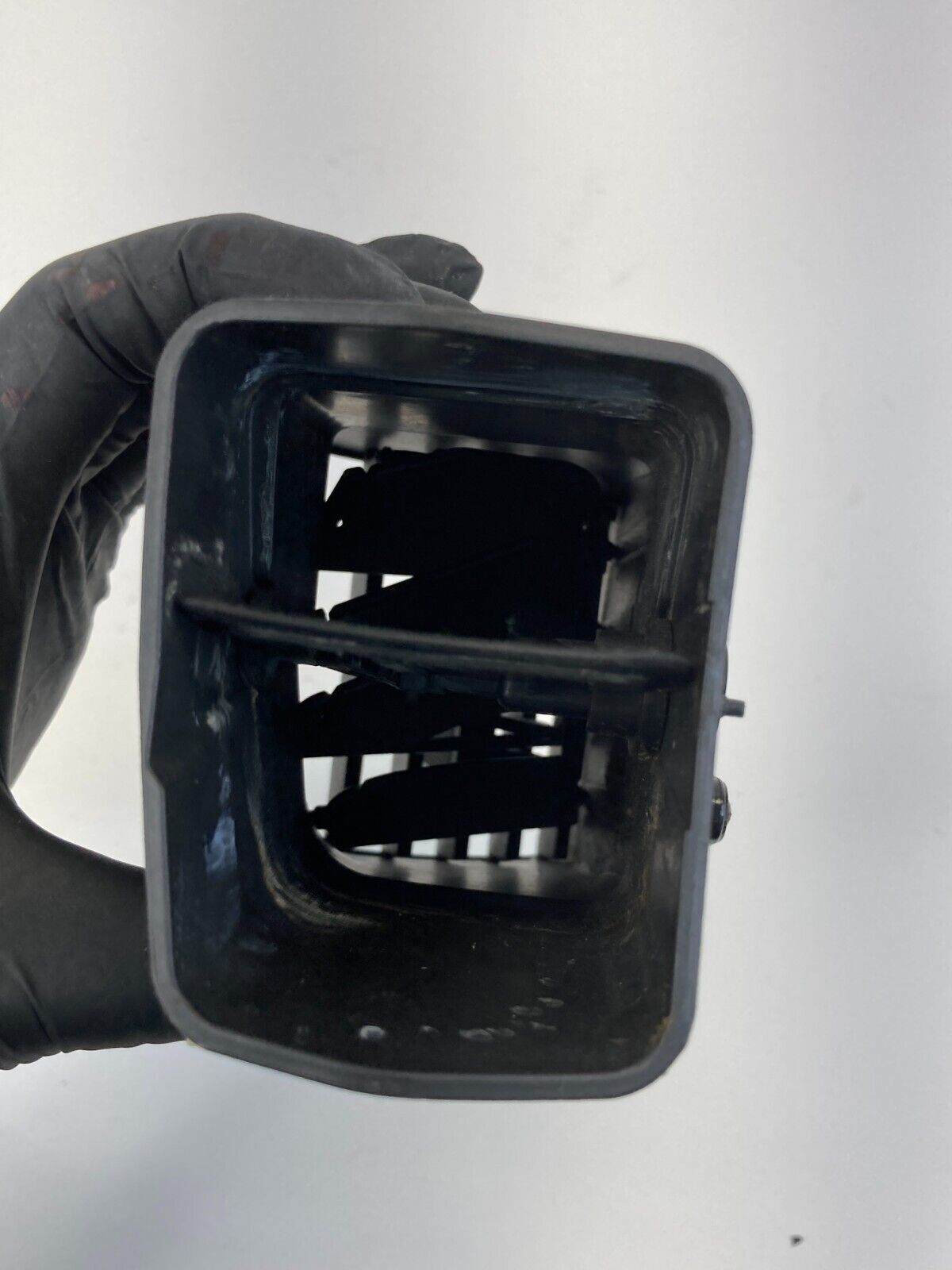 2011-2017 Buick Regal Right Passenger Side Instrument Panel Air Vent 13321921