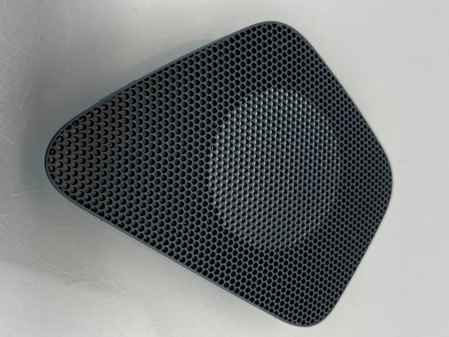 2007-2015 AUDI Q7 REAR RIGHT PASSENGER INER UPPER DOOR TWEETER COVER GRILLE TRIM