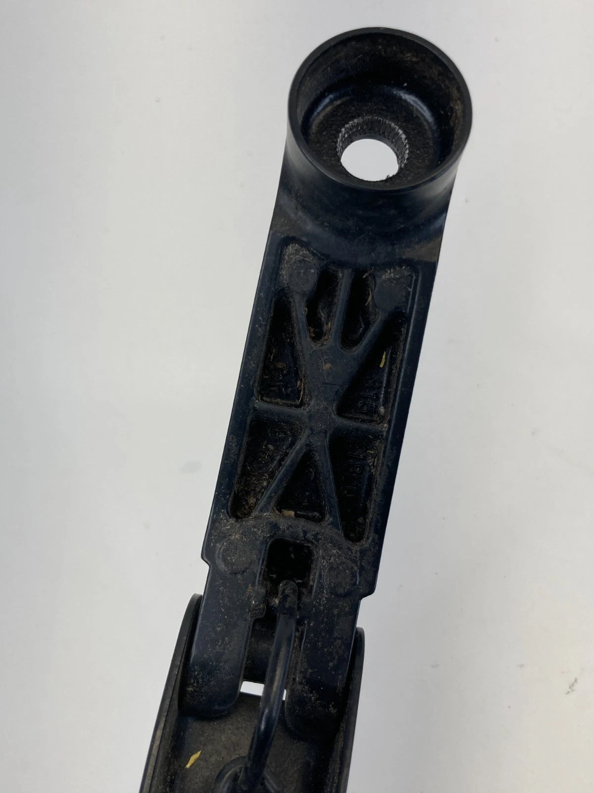 2007-2011 TOYOTA YARIS HATCHBACK FRONT WINDSHIELD WIPER ARM PAIR SET OEM