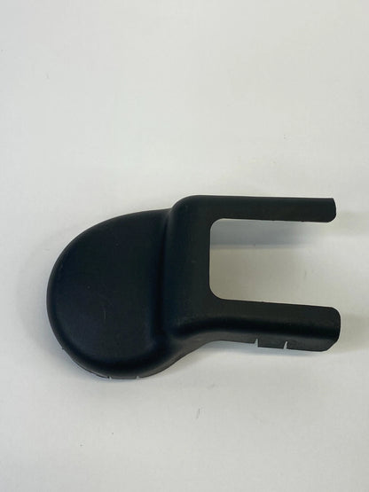 11-16 HYUNDAI ELANTRA FRONT LEFT SEAT INNER TRACK END CAP COVER 88567-3X000 OEM