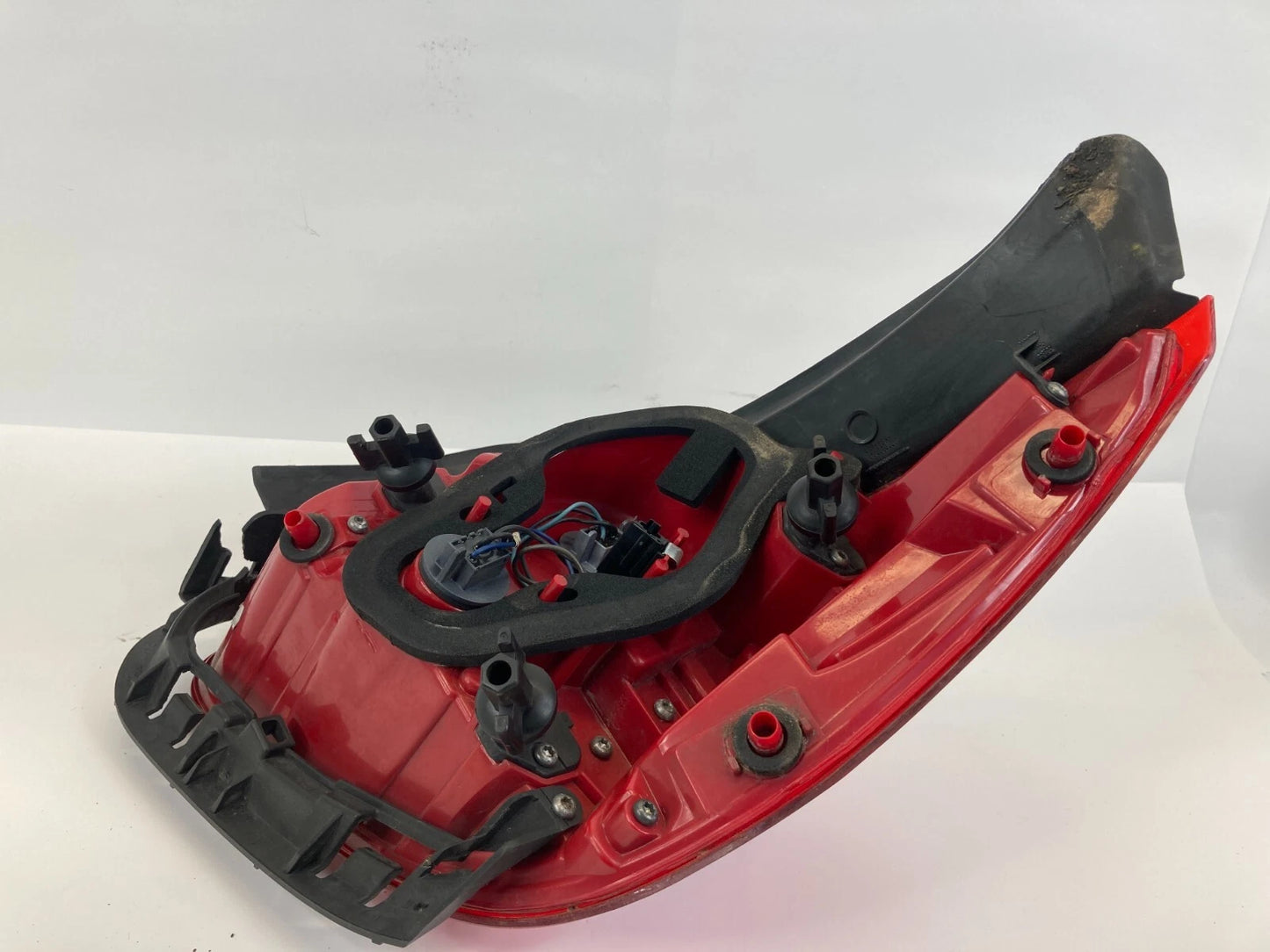 2013-2015 CHEVY MALIBU REAR LEFT SIDE TAIL LIGHT LAMP OUTER TAILLIGHT LAMP OEM