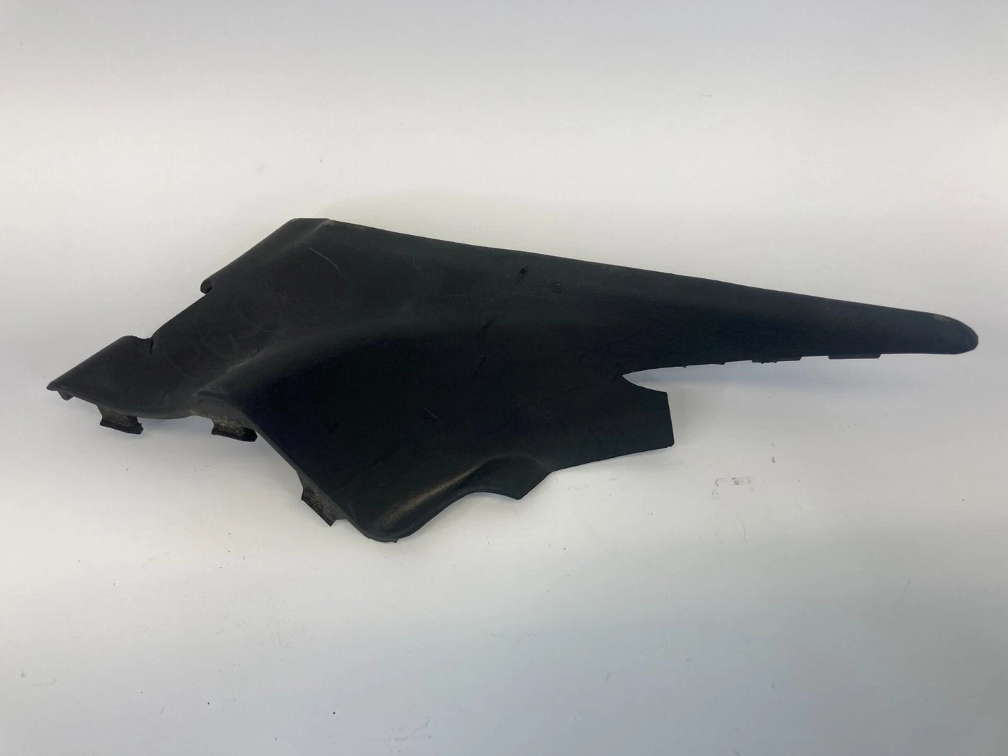 2006-2011 HYUNDAI ACCENT RIGHT PASSENGER SIDE COWL COVER TOP TRIM RH OEM