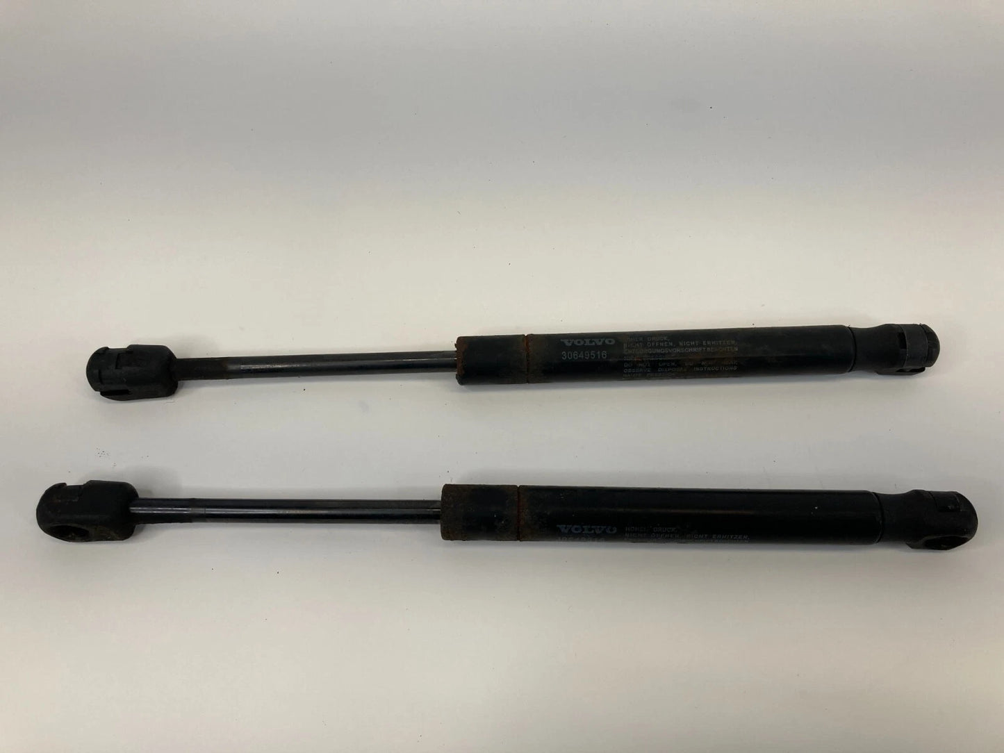 2008-2016 VOLVO XC70 WAGON 2.5 ENGINE ROOM HOOD LIFT SUPPORT CYLINDER 30649516