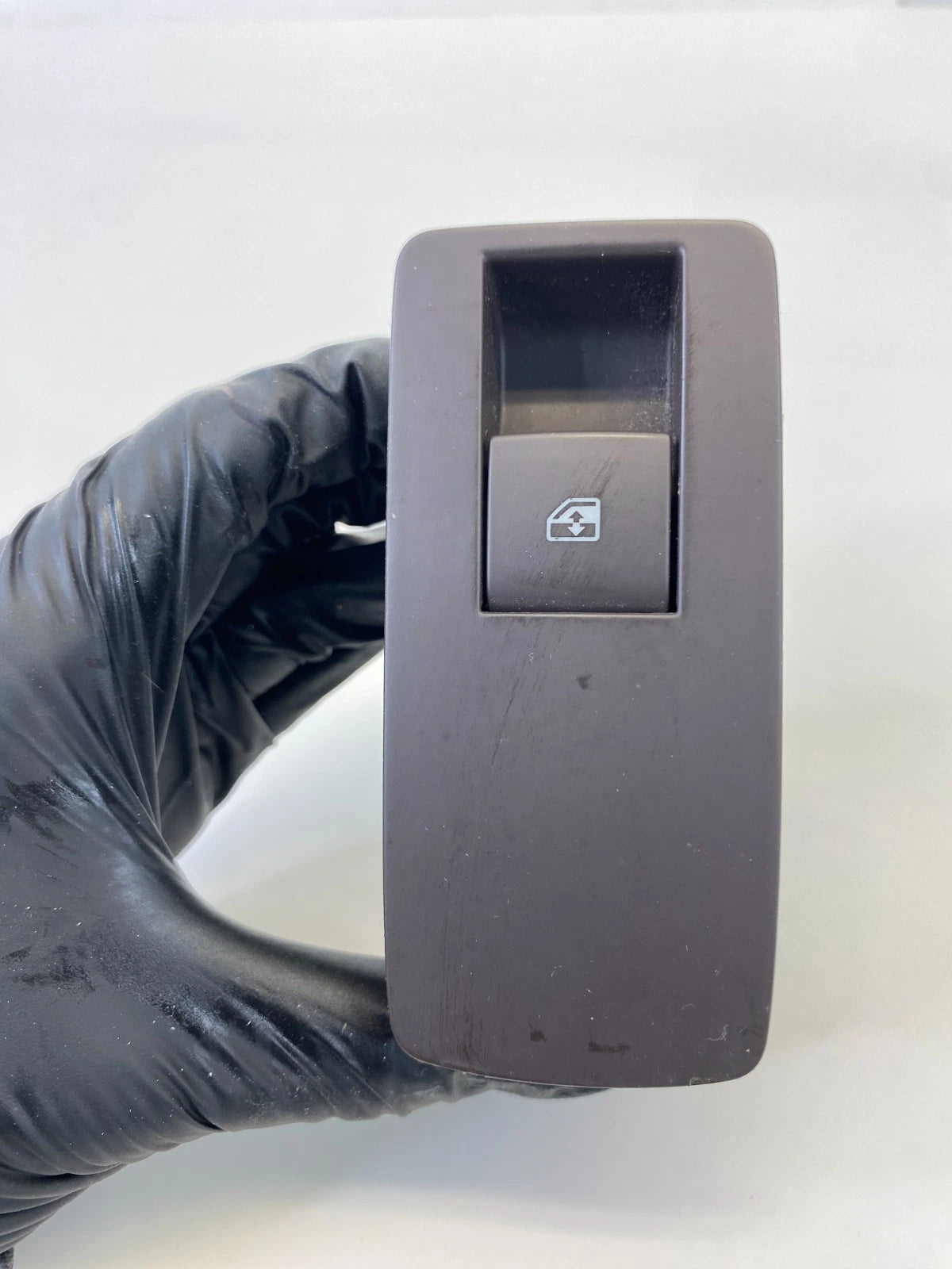 11-13 BUICK REGAL 11-15 CRUZE REAR RH SIDE DOOR POWER WINDOW SWITCH 13305369 OEM