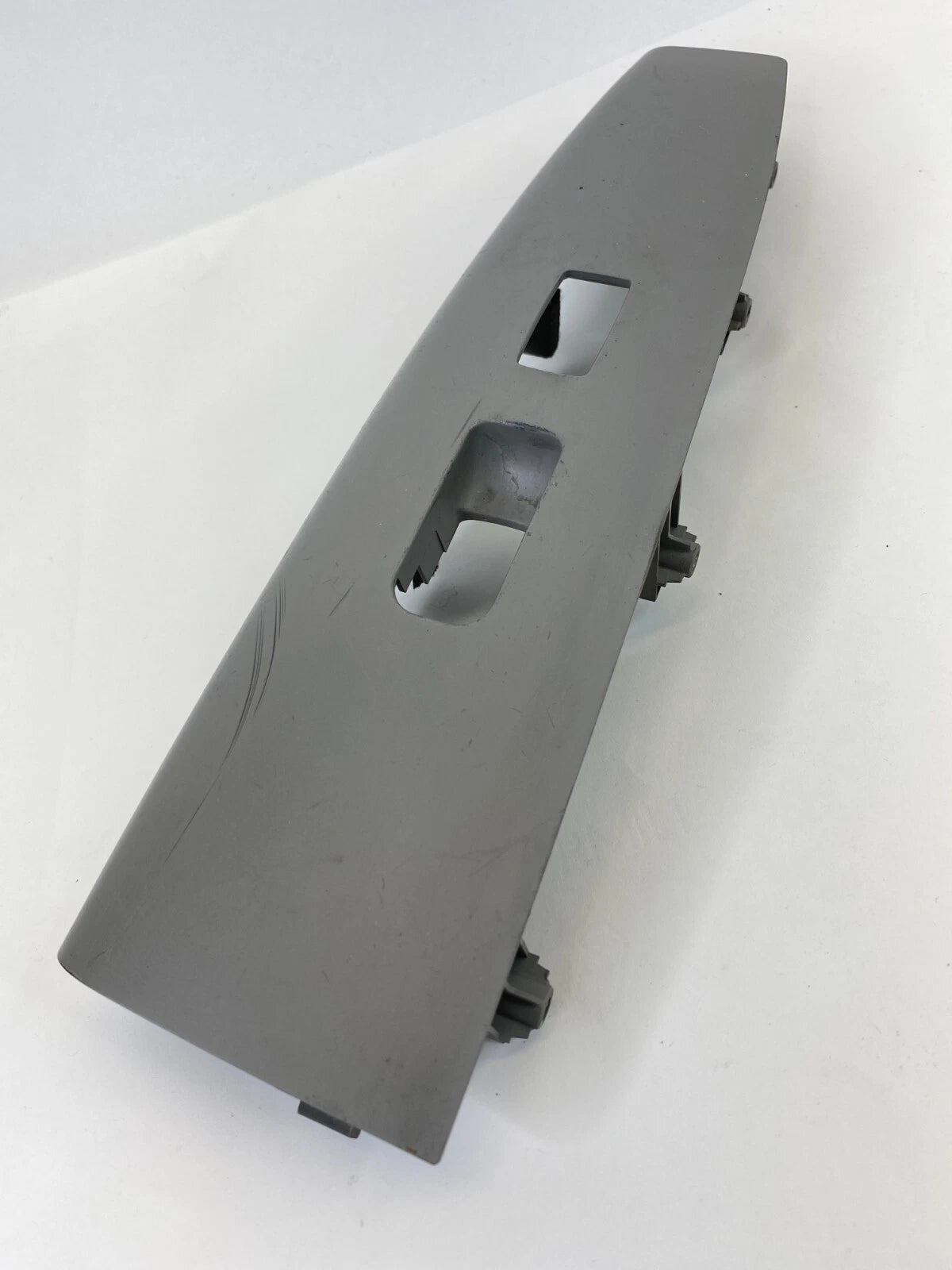 2007-2009 HYUNDAI SANTA FE FRONT RIGHT PASSENGER WINDOW SWITCH BEZEL TRIM OEM