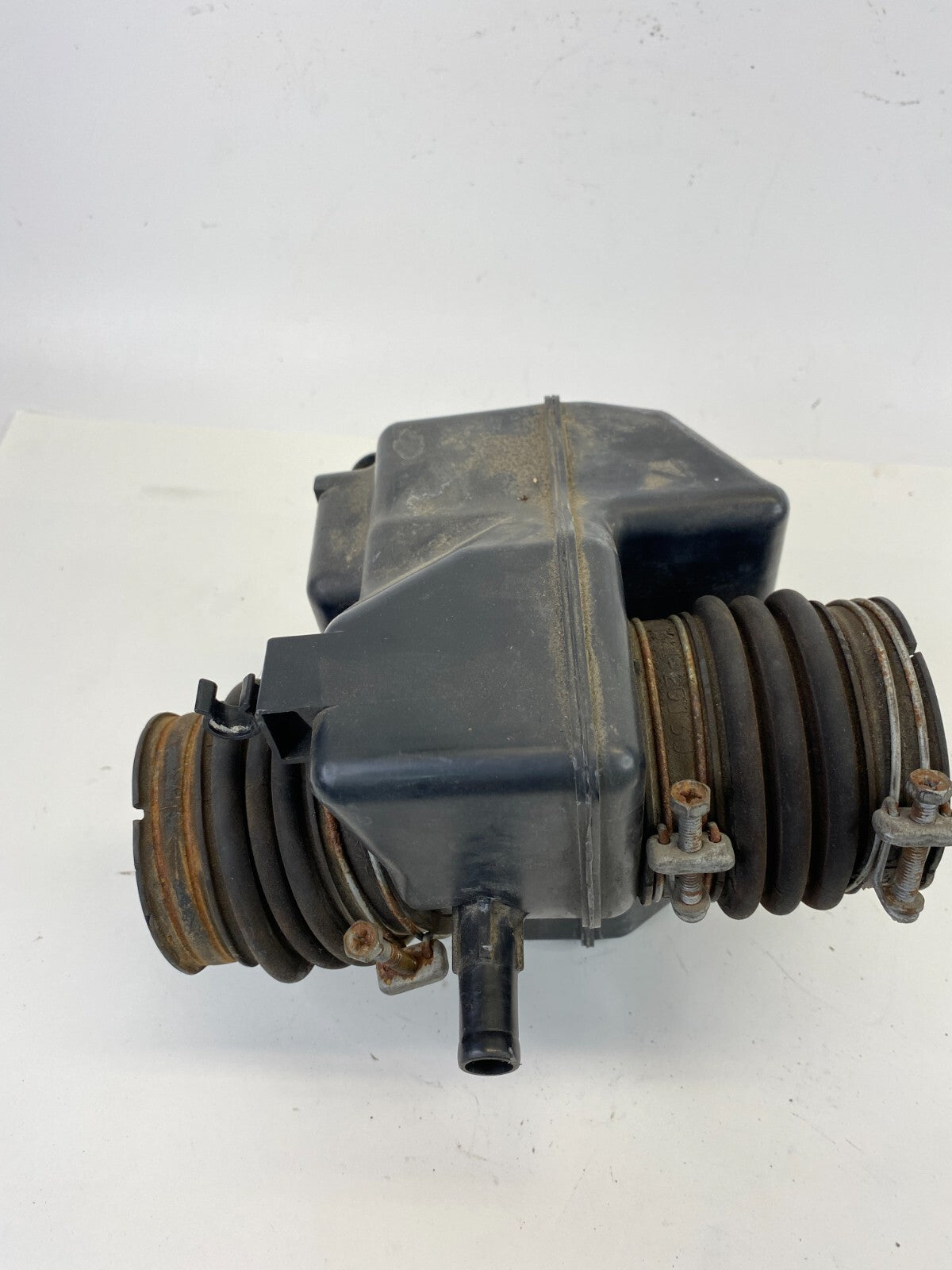 02 03 Lexus ES300 04-06 ES330 Air Intake Resonator Box Duct Tube 17893-20070 OEM