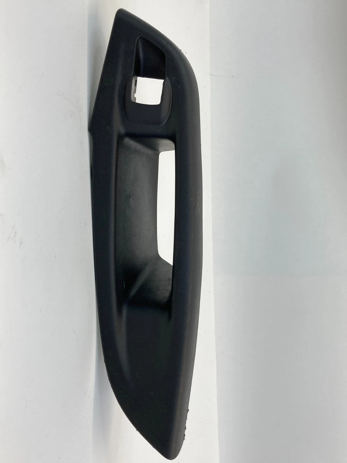 12-18 FORD FOCUS REAR LEFT DOOR WINDOW SWITCH BEZEL PANEL TRIM BM51237W21BAW OEM