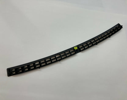 2006 VOLKSWAGEN PASSAT CENTER DASH DEFROSTER AIR VENT GRILL BEZEL TRIM P0108663