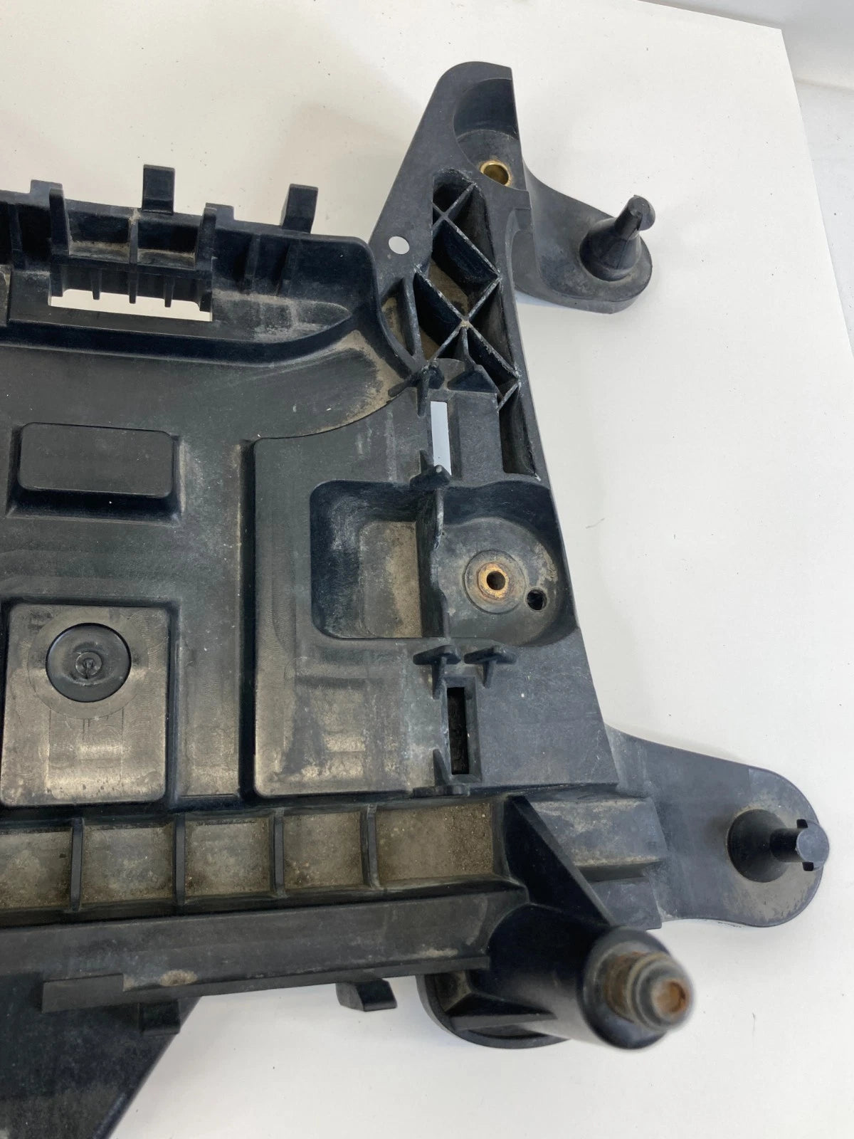09-17 VOLKSWAGEN CC 05-18 JETTA BATTERY TRAY HOLDER SUPPORT BRACKET 3C0915336