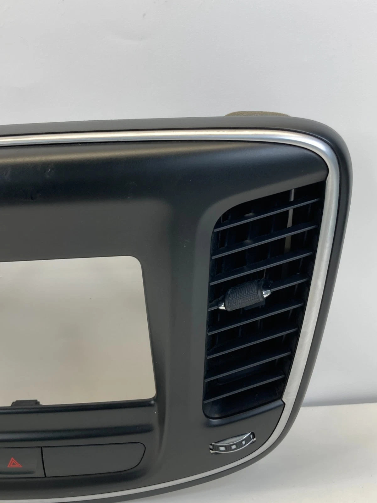 2015-2017 CHRYSLER 200 DASH RADIO BEZEL PANEL VENTS HAZARD SWITCH OEM 68160143AA