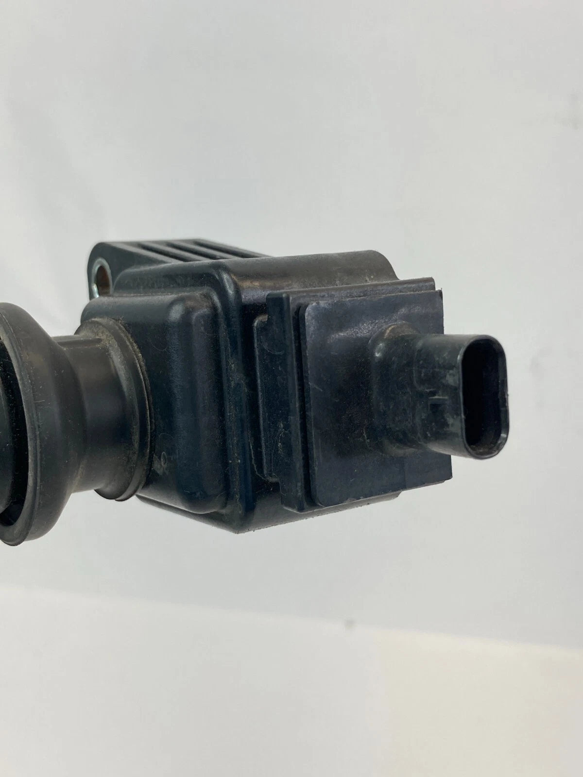 2012-2018 FORD FOCUS 2.0L L4 16V AT ENGINE IGNITION COIL IGNITER ASSEMBLY OEM