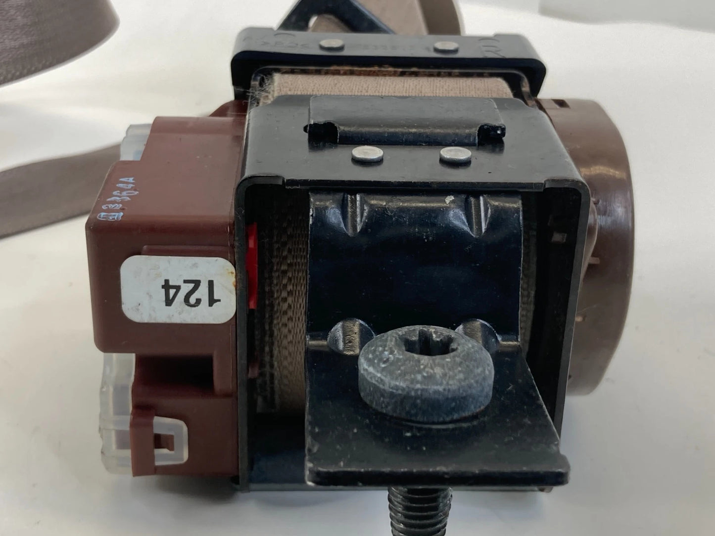 2002 2003 2004 2005 Ford Explorer Front Right Side Seat Belt Retractor OEM