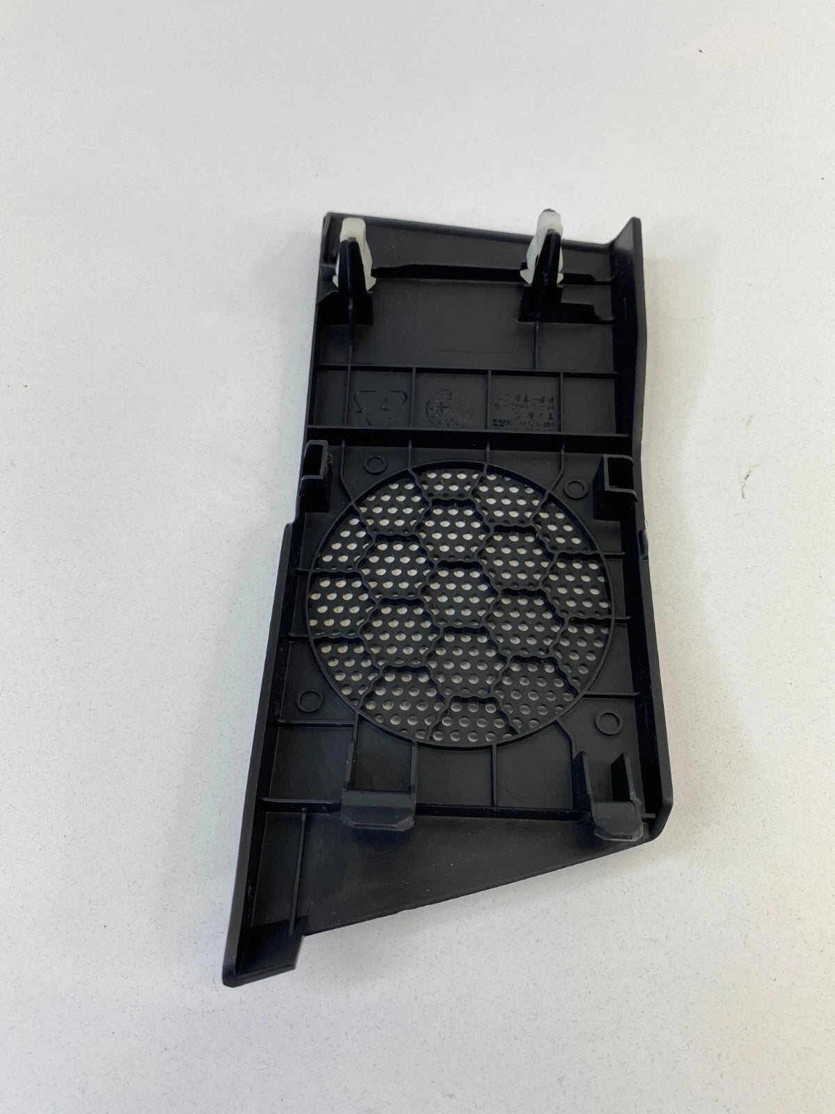 04-12 MITSUBISHI GALANT DASH RIGHT PASSENGER SIDE SPEAKER GRILLE COVER MR590280