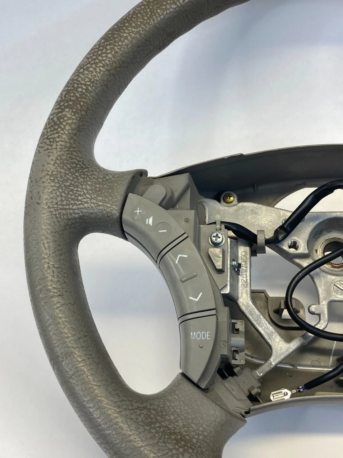 2004-2010 TOYOTA SIENNA STEERING WHEEL W/ MULTIFUNCTION CONTROLS GRAY OEM