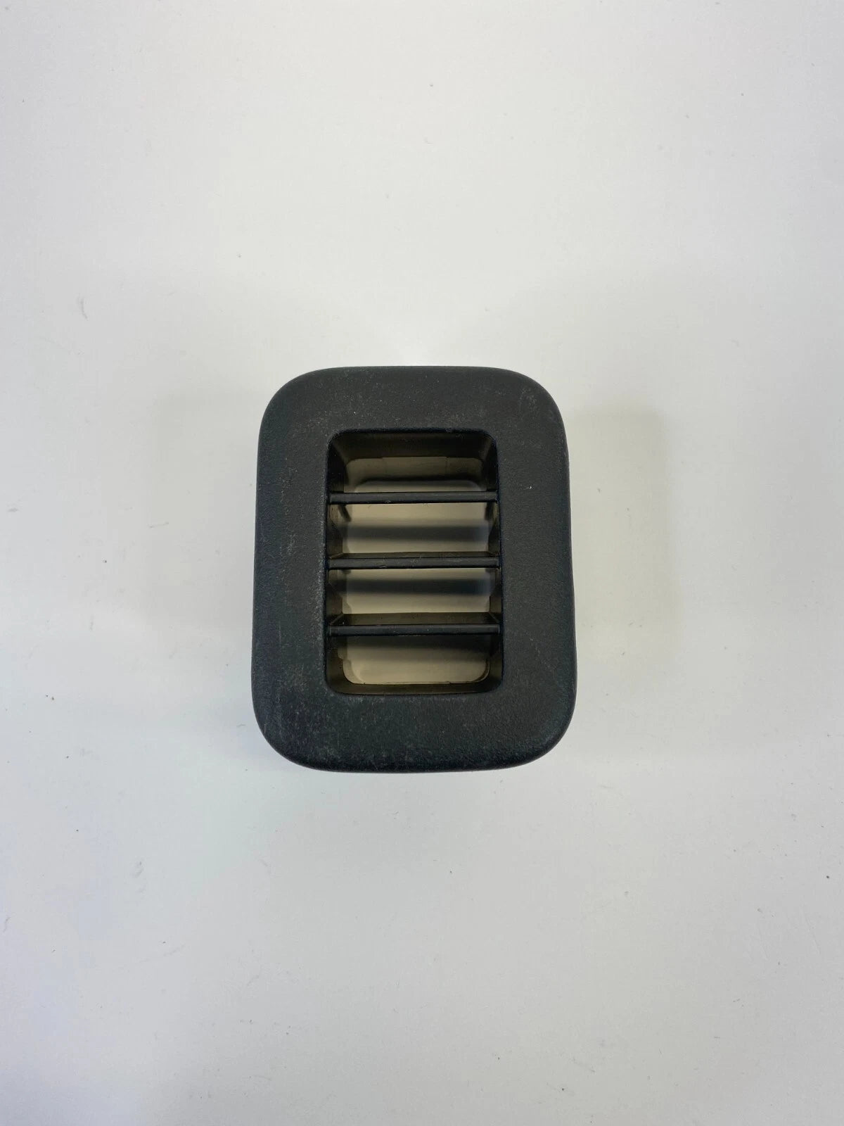 2009-2012 CHEVY TRAVERSE LOWER CENTER CONSOLE A/C AIR VENT DUCT GRILL OUTLET