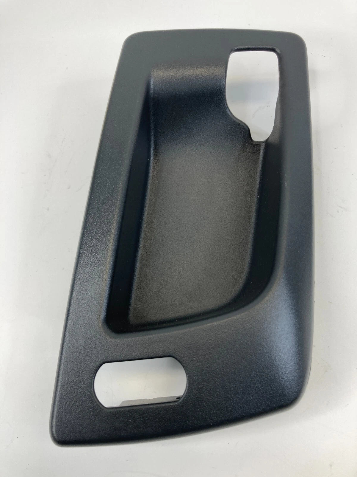 03-07 CADILLAC CTS FRONT RIGHT SIDE INTERIOR DOOR HANDLE BEZEL TRIM 15824443 OEM