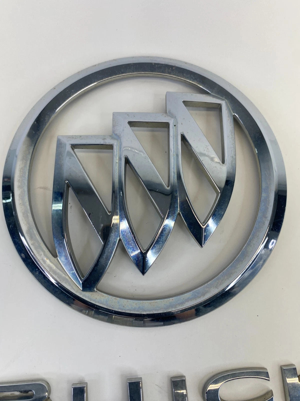 2008-2017 BUICK ENCLAVE REAR LID TRUNK HATCH LOGO BADGE EMBLEM OEM