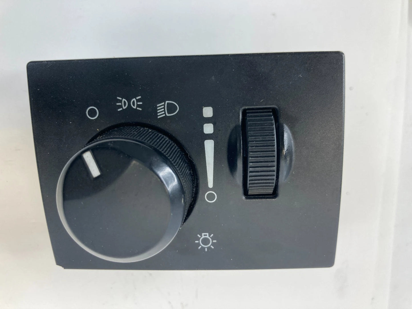 2006-2010 DODGE CHARGER 05-10 CHRYSLER 300 HEADLIGHT SWITCH DIMMER 68019567AE