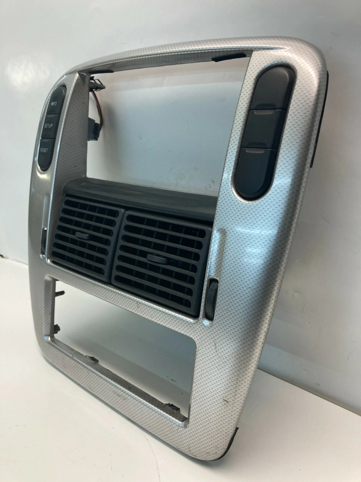 2002-2005 MERCURY MOUNTAINEER CENTER DASH RADIO TRIM BEZEL AC VENT 4L24-7804 OEM