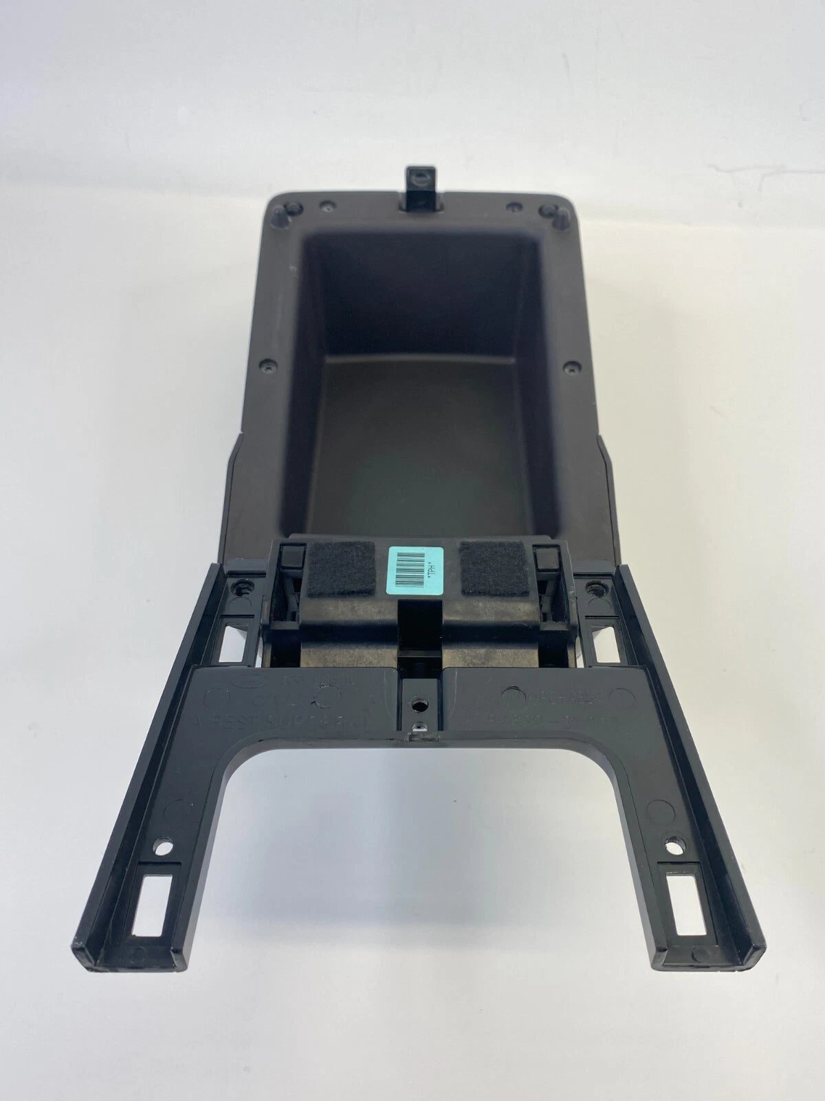 2011-2013 HYUNDAI ELANTRA CENTER CONSOLE ARMREST ARM REST LID COVER 84622-3X000