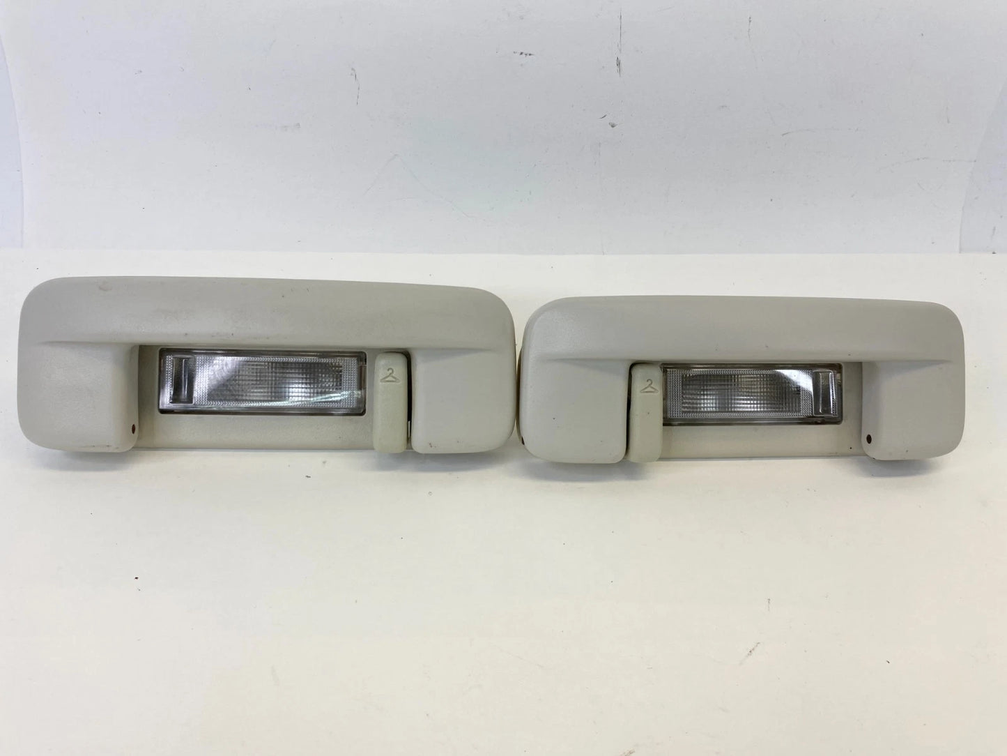 08-10 CHRYSLER 300 ROOF REAR RIGHT & LEFT BACK INTERIOR GRAB HANDLE W/ LIGHT OEM