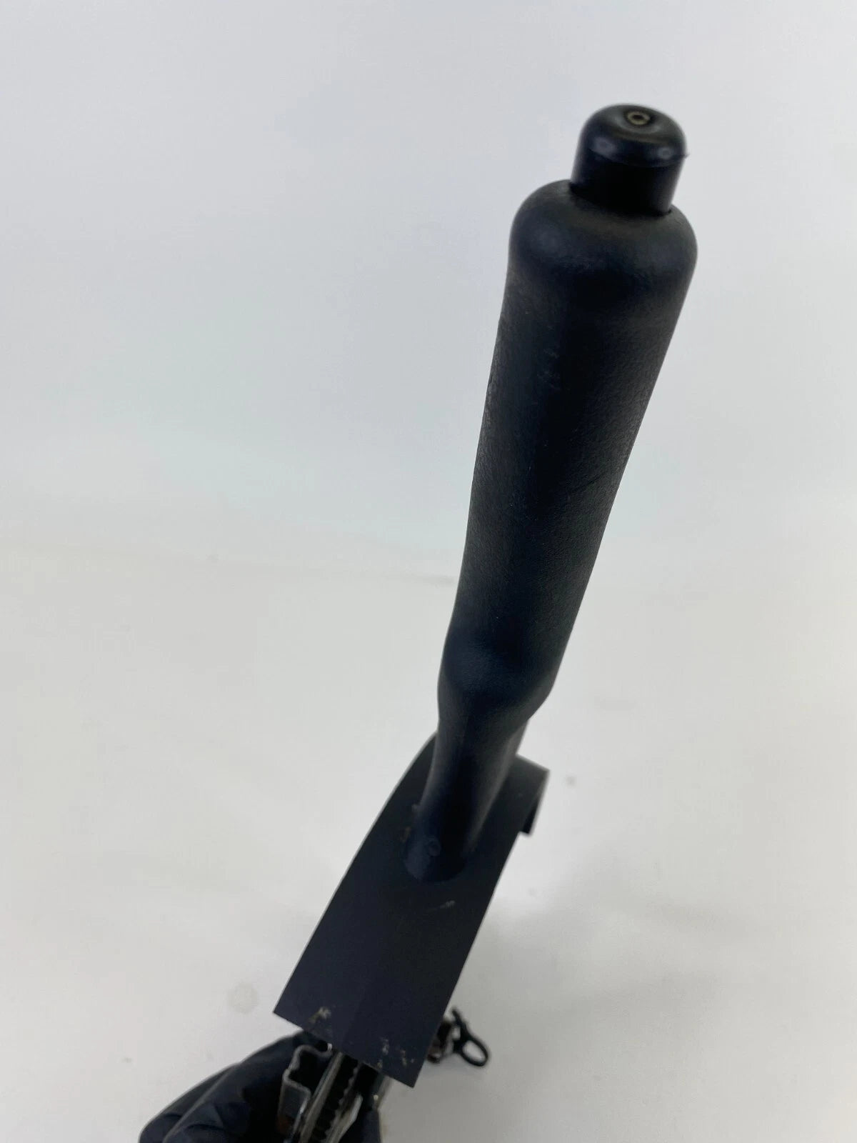 1996-2004 NISSAN PATHFINDER 3.5L V6 EMERGENCY PARKING BRAKE HANDLE LEVER CONTROL
