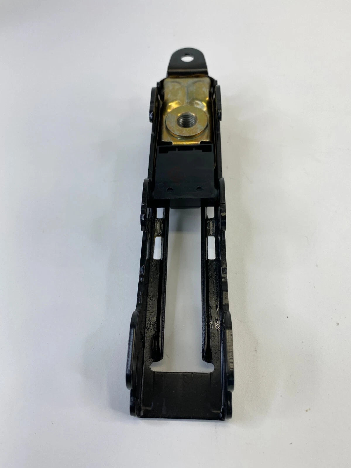 1998-2005 VOLKSWAGEN PASSAT RIGHT PASSENGER SEAT BELT ADJUSTER 3B0857819D OEM