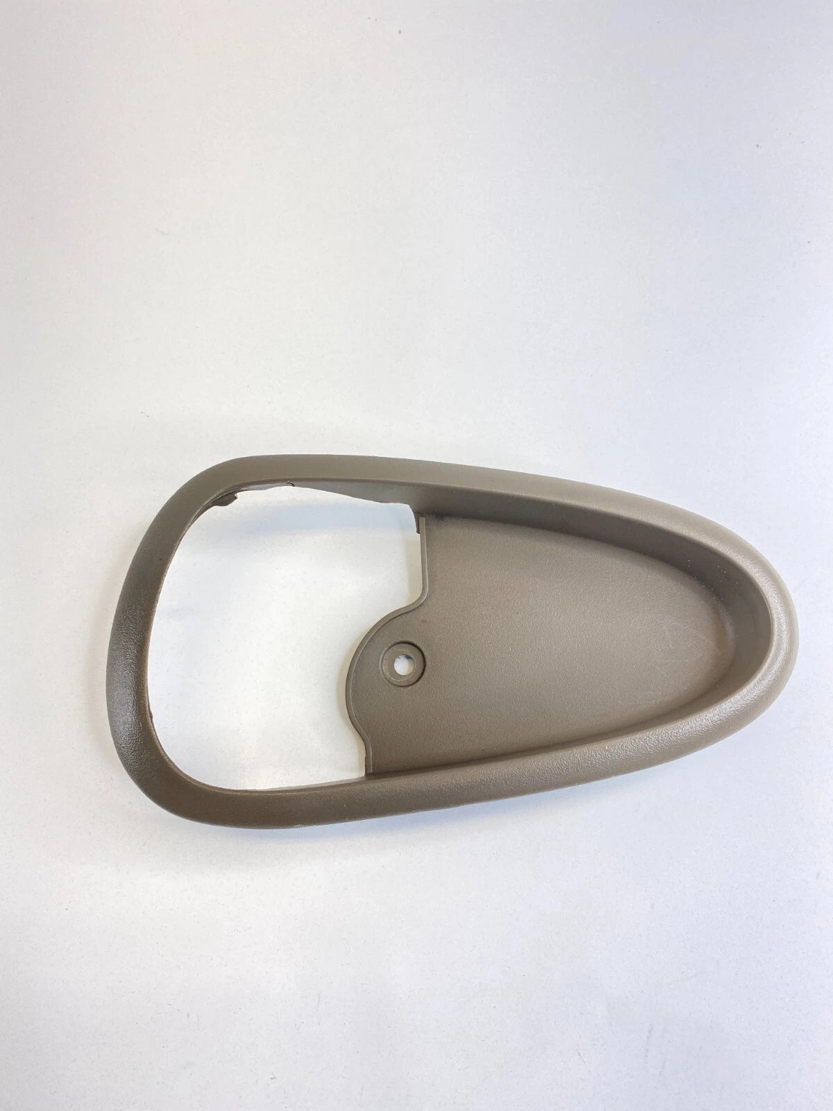 2002-2005 PONTIAC GRAND AM REAR RIGHT INNER DOOR HANDLE BEZEL TRIM 22617660