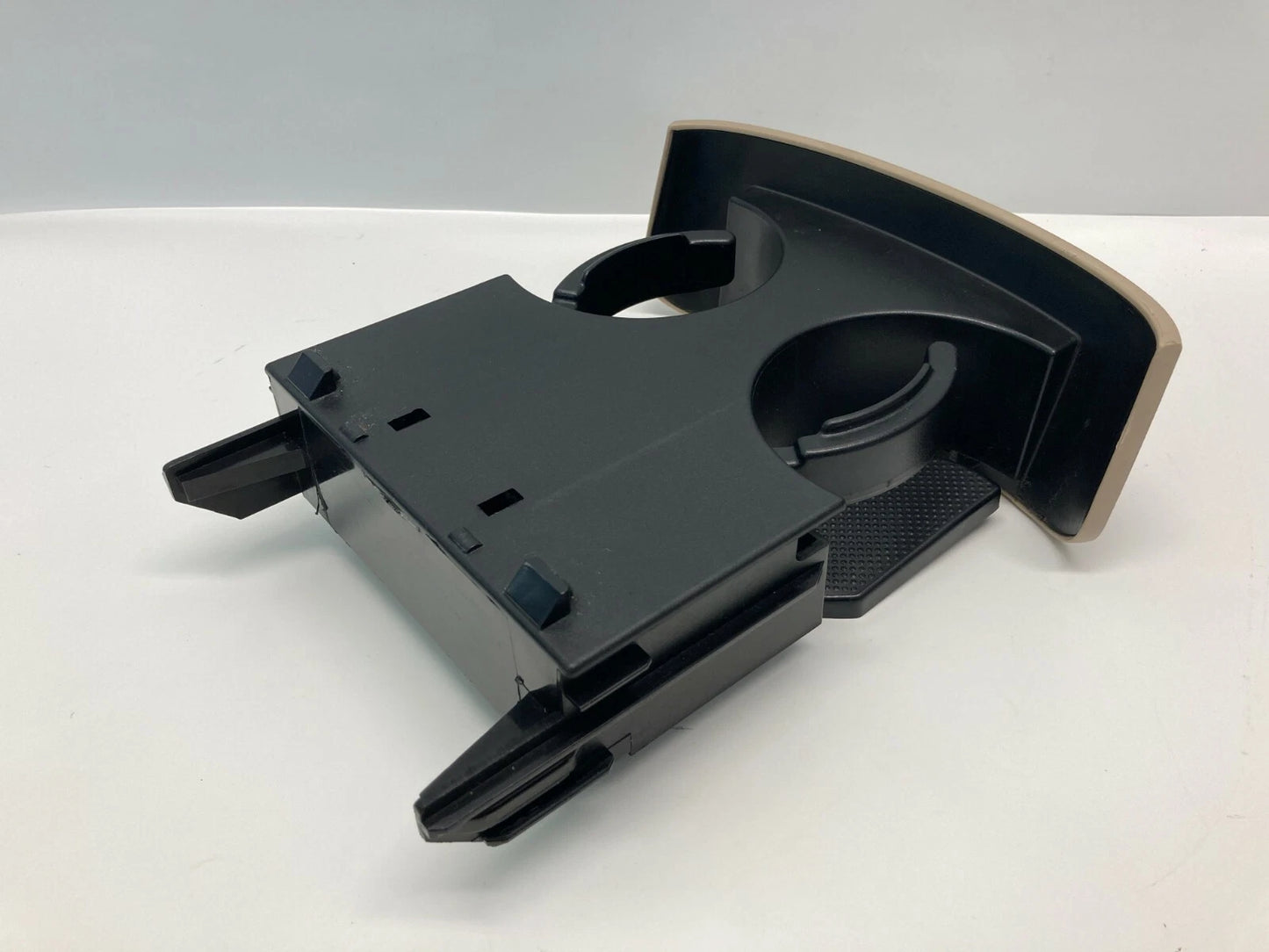 07 08 2007 2008 KIA RONDO EX REAR CENTER CONSOLE DUAL CUP HOLDER CUPHOLDER OEM