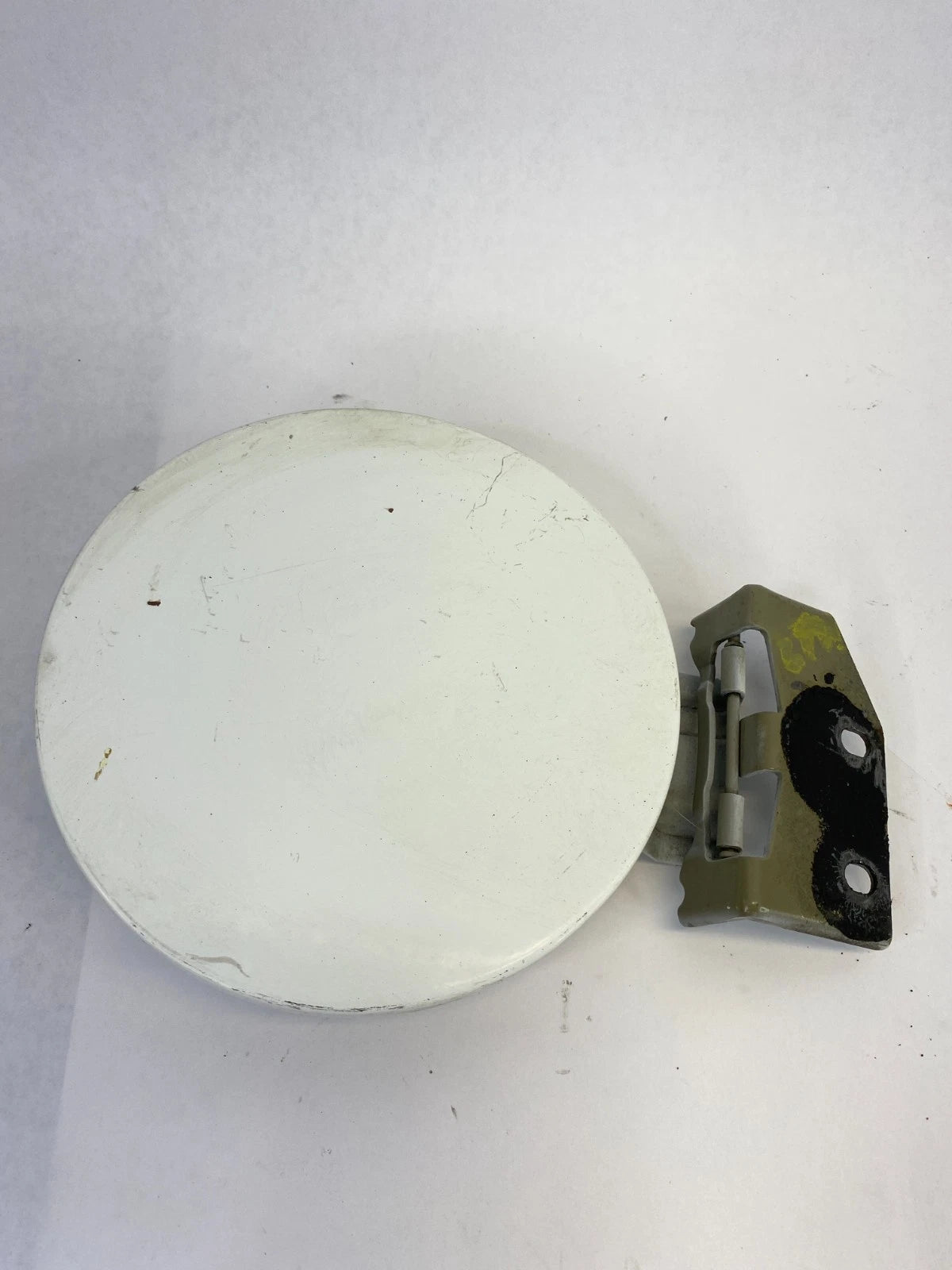 2005-2010 HONDA ODYSSEY FUEL FILLER DOOR GAS CAP COVER ASSEMBLY WHITE OEM
