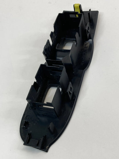 05 06 SCION TC FRONT RIGHT DOOR WINDOW SWITCH BEZEL TRIM PANEL 74231-21080 OEM