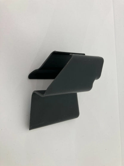 2004 2005 2006 KIA AMANTI SEDAN REAR RIGHT SIDE TRACK END COVER PANEL 885673F002
