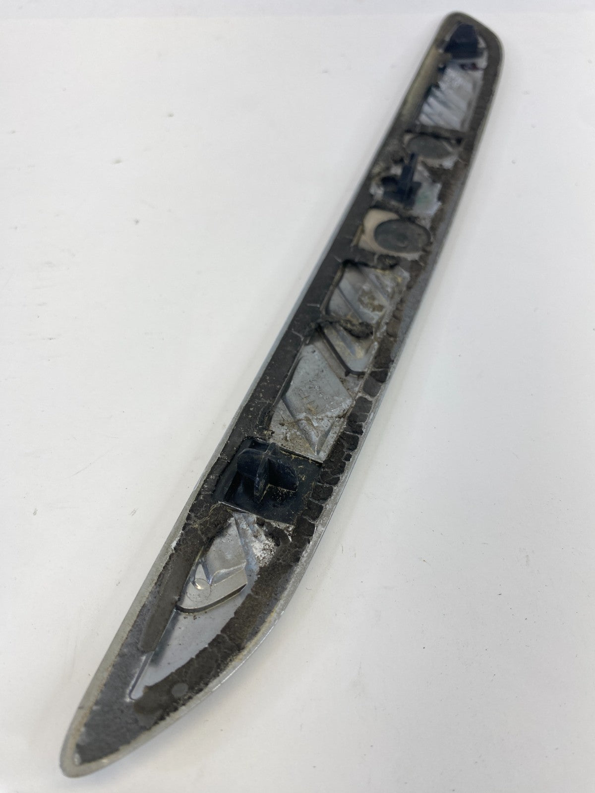 2008-2012 Buick Enclave Front Right Side Hood Exterior Molding Chrome 25867284